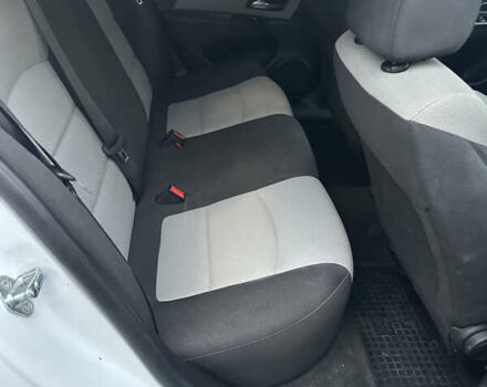 Белый Шевроле Круз, объемом двигателя 1.8 л и пробегом 110 тыс. км за 6300 $, фото 4 на Automoto.ua