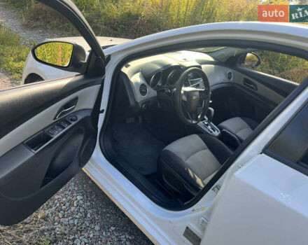 Белый Шевроле Круз, объемом двигателя 1.8 л и пробегом 267 тыс. км за 6790 $, фото 23 на Automoto.ua