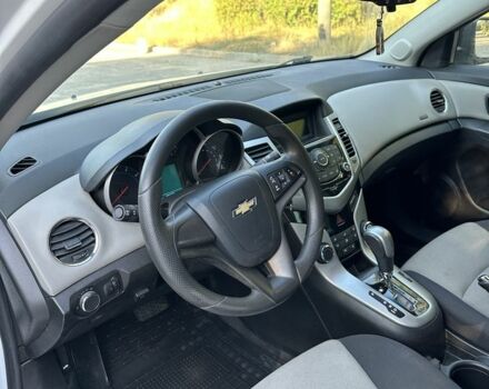 Белый Шевроле Круз, объемом двигателя 1.8 л и пробегом 165 тыс. км за 6700 $, фото 7 на Automoto.ua