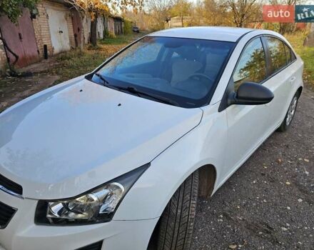 Белый Шевроле Круз, объемом двигателя 1.8 л и пробегом 237 тыс. км за 7400 $, фото 1 на Automoto.ua