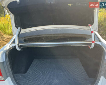 Белый Шевроле Круз, объемом двигателя 1.8 л и пробегом 267 тыс. км за 6790 $, фото 27 на Automoto.ua