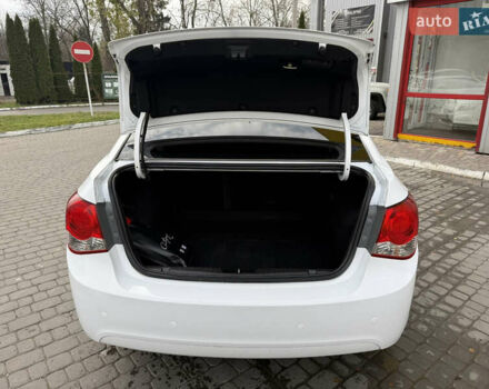 Белый Шевроле Круз, объемом двигателя 1.8 л и пробегом 195 тыс. км за 7499 $, фото 2 на Automoto.ua