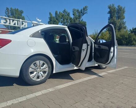 Белый Шевроле Круз, объемом двигателя 1.8 л и пробегом 110 тыс. км за 6000 $, фото 10 на Automoto.ua