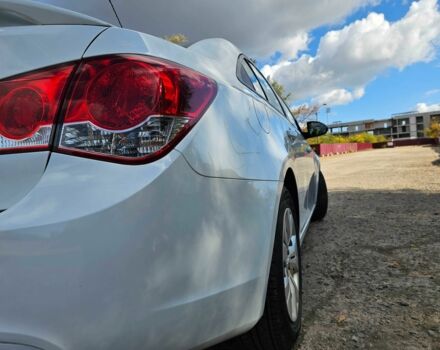 Белый Шевроле Круз, объемом двигателя 1.8 л и пробегом 237 тыс. км за 7250 $, фото 9 на Automoto.ua