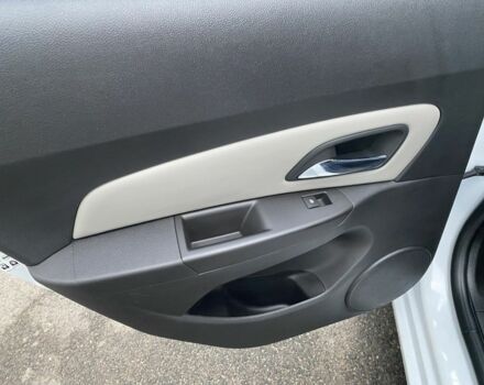 Білий Шевроле Круз, об'ємом двигуна 1.8 л та пробігом 175 тис. км за 7200 $, фото 12 на Automoto.ua