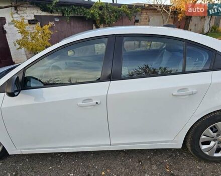 Белый Шевроле Круз, объемом двигателя 1.8 л и пробегом 237 тыс. км за 7400 $, фото 3 на Automoto.ua