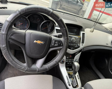 Белый Шевроле Круз, объемом двигателя 1.8 л и пробегом 195 тыс. км за 7499 $, фото 10 на Automoto.ua