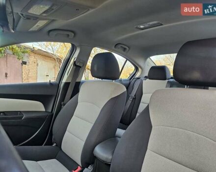 Белый Шевроле Круз, объемом двигателя 1.8 л и пробегом 237 тыс. км за 7400 $, фото 12 на Automoto.ua