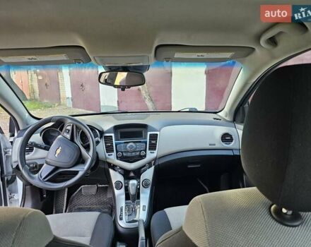 Белый Шевроле Круз, объемом двигателя 1.8 л и пробегом 237 тыс. км за 7400 $, фото 36 на Automoto.ua