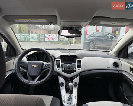 Белый Шевроле Круз, объемом двигателя 1.8 л и пробегом 195 тыс. км за 7499 $, фото 9 на Automoto.ua