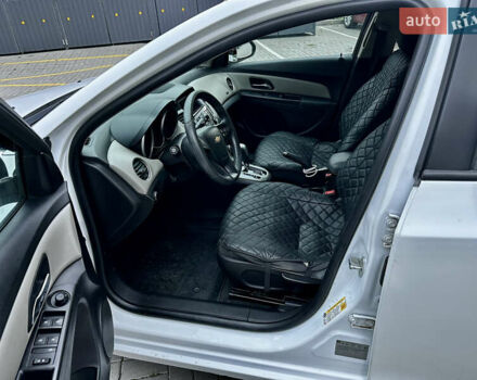 Белый Шевроле Круз, объемом двигателя 1.8 л и пробегом 160 тыс. км за 8800 $, фото 15 на Automoto.ua