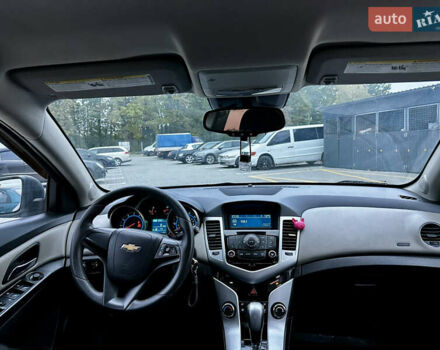 Белый Шевроле Круз, объемом двигателя 1.8 л и пробегом 160 тыс. км за 8800 $, фото 18 на Automoto.ua