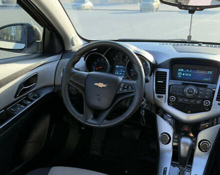 Белый Шевроле Круз, объемом двигателя 1.8 л и пробегом 164 тыс. км за 8300 $, фото 10 на Automoto.ua