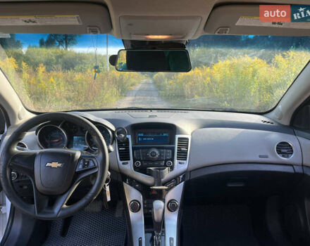 Белый Шевроле Круз, объемом двигателя 1.8 л и пробегом 267 тыс. км за 6790 $, фото 22 на Automoto.ua