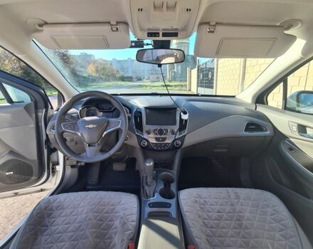 Белый Шевроле Круз, объемом двигателя 1.4 л и пробегом 55 тыс. км за 10500 $, фото 4 на Automoto.ua