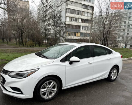 Белый Шевроле Круз, объемом двигателя 1.4 л и пробегом 123 тыс. км за 11000 $, фото 3 на Automoto.ua