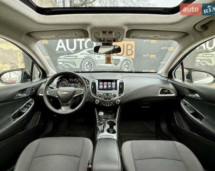 Белый Шевроле Круз, объемом двигателя 1.4 л и пробегом 163 тыс. км за 10000 $, фото 12 на Automoto.ua