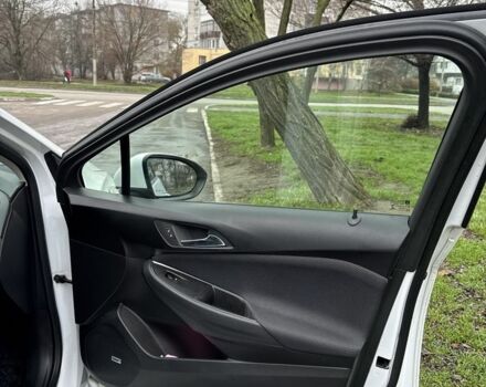 Белый Шевроле Круз, объемом двигателя 1.4 л и пробегом 123 тыс. км за 11000 $, фото 8 на Automoto.ua