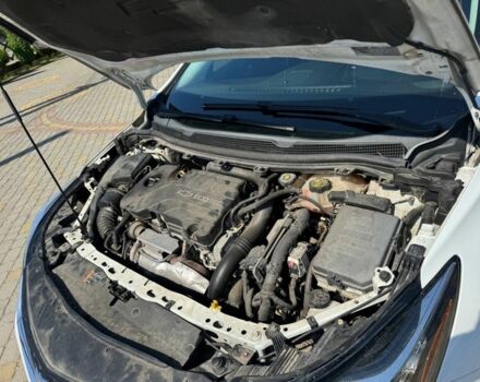 Белый Шевроле Круз, объемом двигателя 1.4 л и пробегом 196 тыс. км за 8500 $, фото 16 на Automoto.ua