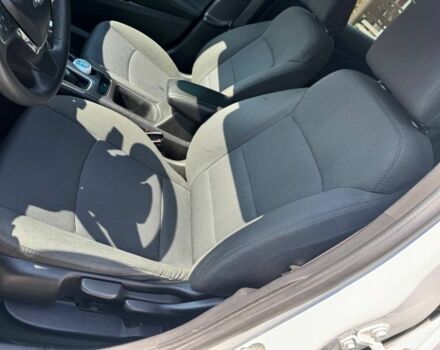 Белый Шевроле Круз, объемом двигателя 1.4 л и пробегом 196 тыс. км за 8500 $, фото 13 на Automoto.ua