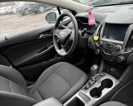 Белый Шевроле Круз, объемом двигателя 1.4 л и пробегом 123 тыс. км за 11000 $, фото 5 на Automoto.ua