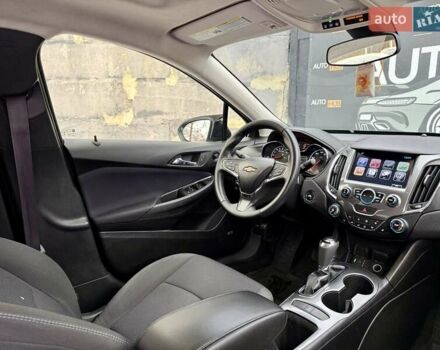 Белый Шевроле Круз, объемом двигателя 1.4 л и пробегом 163 тыс. км за 10000 $, фото 11 на Automoto.ua