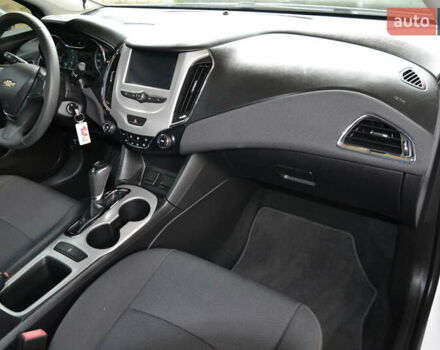 Білий Шевроле Круз, об'ємом двигуна 1.4 л та пробігом 29 тис. км за 11900 $, фото 19 на Automoto.ua