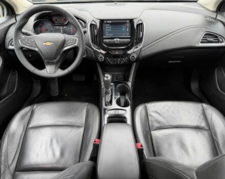 Белый Шевроле Круз, объемом двигателя 1.4 л и пробегом 47 тыс. км за 7000 $, фото 7 на Automoto.ua