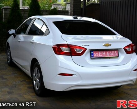 Белый Шевроле Круз, объемом двигателя 1.4 л и пробегом 30 тыс. км за 11200 $, фото 1 на Automoto.ua