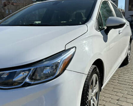 Белый Шевроле Круз, объемом двигателя 1.36 л и пробегом 190 тыс. км за 12000 $, фото 12 на Automoto.ua