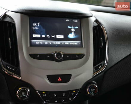 Білий Шевроле Круз, об'ємом двигуна 1.4 л та пробігом 29 тис. км за 11900 $, фото 11 на Automoto.ua