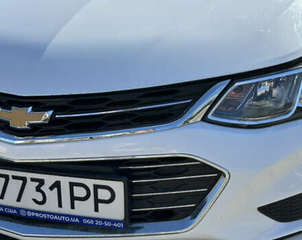 Белый Шевроле Круз, объемом двигателя 1.36 л и пробегом 190 тыс. км за 12000 $, фото 2 на Automoto.ua