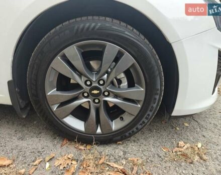 Белый Шевроле Круз, объемом двигателя 1.8 л и пробегом 195 тыс. км за 7800 $, фото 3 на Automoto.ua