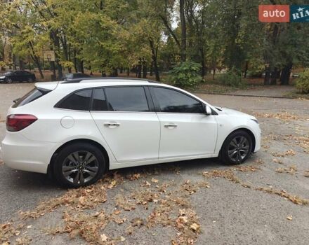 Белый Шевроле Круз, объемом двигателя 1.8 л и пробегом 195 тыс. км за 7800 $, фото 6 на Automoto.ua