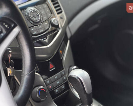 Белый Шевроле Круз, объемом двигателя 1.8 л и пробегом 252 тыс. км за 7500 $, фото 29 на Automoto.ua