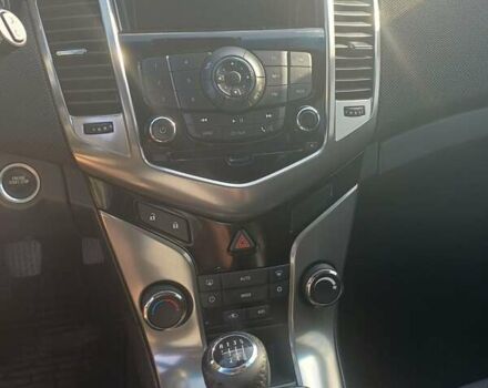 Белый Шевроле Круз, объемом двигателя 2 л и пробегом 197 тыс. км за 8200 $, фото 12 на Automoto.ua