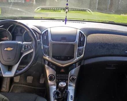 Белый Шевроле Круз, объемом двигателя 1.69 л и пробегом 202 тыс. км за 8300 $, фото 9 на Automoto.ua