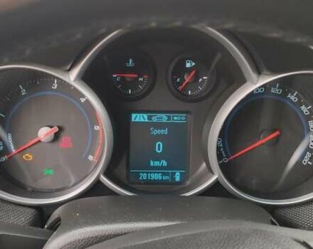 Белый Шевроле Круз, объемом двигателя 1.69 л и пробегом 202 тыс. км за 8300 $, фото 13 на Automoto.ua