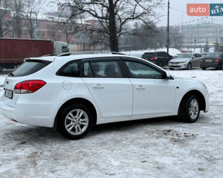 Белый Шевроле Круз, объемом двигателя 1.69 л и пробегом 233 тыс. км за 6950 $, фото 4 на Automoto.ua