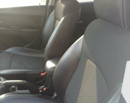 Белый Шевроле Круз, объемом двигателя 2 л и пробегом 197 тыс. км за 8200 $, фото 8 на Automoto.ua