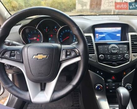 Белый Шевроле Круз, объемом двигателя 1.8 л и пробегом 195 тыс. км за 7800 $, фото 11 на Automoto.ua