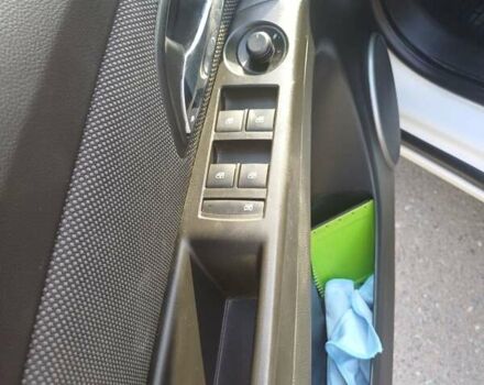 Белый Шевроле Круз, объемом двигателя 2 л и пробегом 197 тыс. км за 8200 $, фото 5 на Automoto.ua