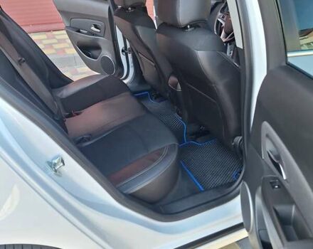 Белый Шевроле Круз, объемом двигателя 1.8 л и пробегом 35 тыс. км за 10500 $, фото 48 на Automoto.ua