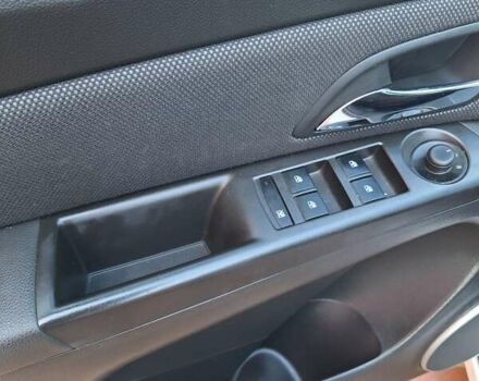 Белый Шевроле Круз, объемом двигателя 1.8 л и пробегом 35 тыс. км за 10500 $, фото 56 на Automoto.ua