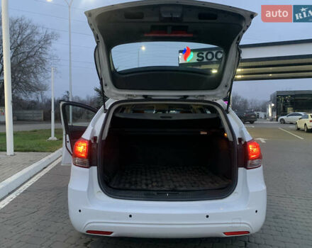 Белый Шевроле Круз, объемом двигателя 1.8 л и пробегом 140 тыс. км за 8000 $, фото 7 на Automoto.ua