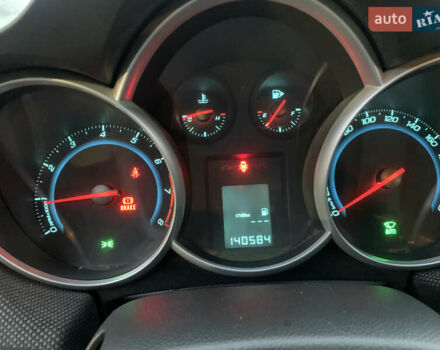 Белый Шевроле Круз, объемом двигателя 1.8 л и пробегом 140 тыс. км за 8000 $, фото 20 на Automoto.ua