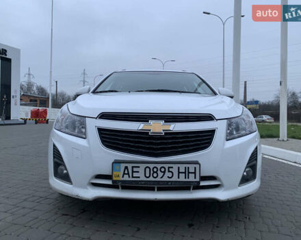 Белый Шевроле Круз, объемом двигателя 1.8 л и пробегом 140 тыс. км за 8000 $, фото 1 на Automoto.ua