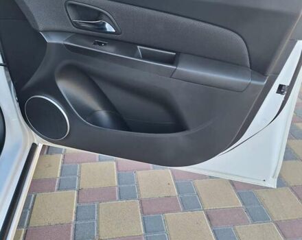 Белый Шевроле Круз, объемом двигателя 1.8 л и пробегом 35 тыс. км за 10500 $, фото 64 на Automoto.ua