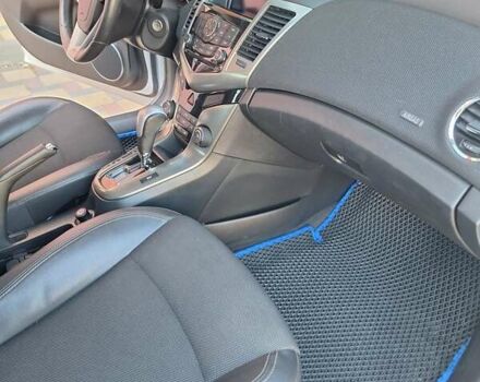 Белый Шевроле Круз, объемом двигателя 1.8 л и пробегом 35 тыс. км за 10500 $, фото 49 на Automoto.ua