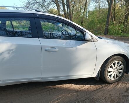 Білий Шевроле Круз, об'ємом двигуна 1.6 л та пробігом 262 тис. км за 5400 $, фото 2 на Automoto.ua